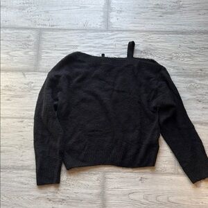 H&M Black Off-the-Shoulder Sweater Knit Texture
